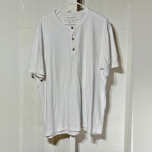 Banana Republic short sleeve henley. NWOT  Never worn new condition. White